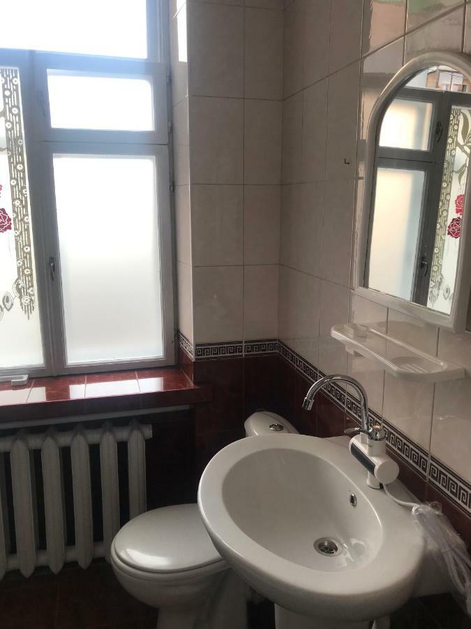 Хостел Тихий Дворик Kharkiv Bagian luar foto